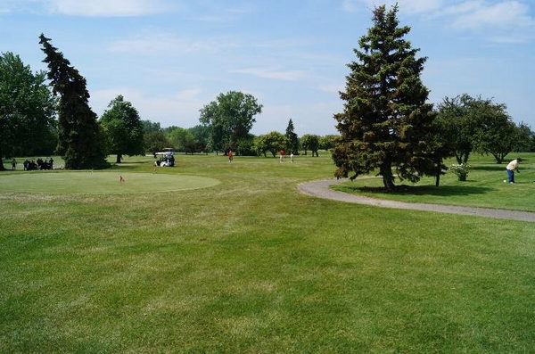Southmoor Golf Club Bar & Grill - Real Estate Listing Photo